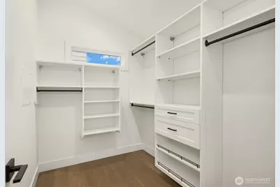 104 NE 44th Street, Seattle, WA 98105 - Photo 15