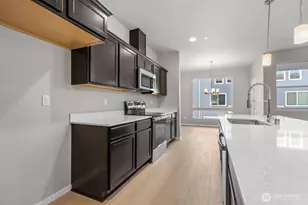 7027 Rainier Dr, Everett, WA 98203 - Photo 13