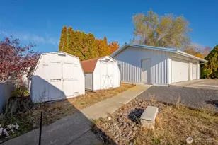 726 E Main Ave, Soap Lake, WA 98851 - Photo 33