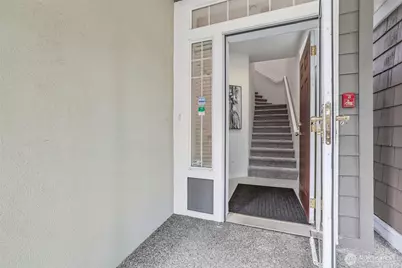 4322 NE 5th Court #105, Renton, WA 98059 - Photo 3