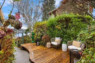 9986 NE Ewing St, Bainbridge Island, WA 98110 - Photo 17