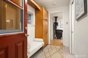 9986 NE Ewing St, Bainbridge Island, WA 98110 - Photo 15