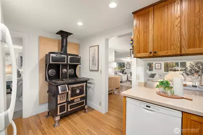 9986 NE Ewing Street, Bainbridge Island, WA 98110 - Photo 11