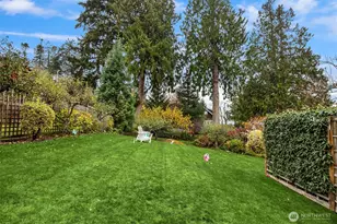 9986 NE Ewing St, Bainbridge Island, WA 98110 - Photo 25