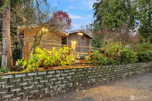 9986 NE Ewing St, Bainbridge Island, WA 98110 - Photo 27