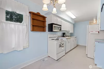 2814 Pioneer Way E, Tacoma, WA 98404 - Photo 11