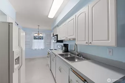 2814 Pioneer Way E, Tacoma, WA 98404 - Photo 9