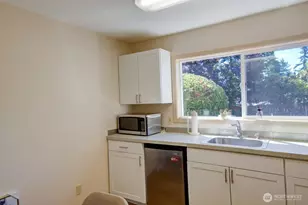 7522 221st St, Edmonds, WA 98026 - Photo 9