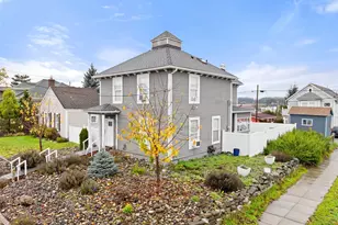 1202 5th St, Anacortes, WA 98221 - Photo 3