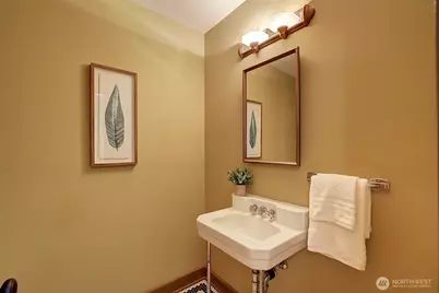 311 NE 117th Street, Seattle, WA 98125 - Photo 17