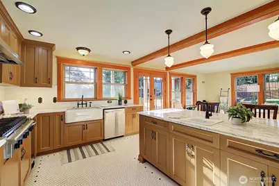 311 NE 117th Street, Seattle, WA 98125 - Photo 9