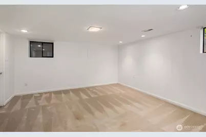 10000 48th Avenue NE, Seattle, WA 98125 - Photo 27