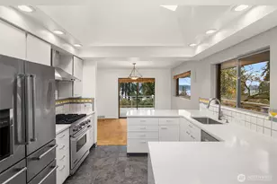 10000 48th Ave NE, Seattle, WA 98125 - Photo 11