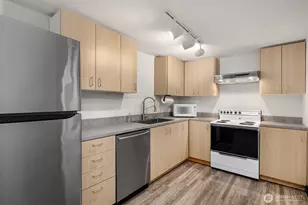 10000 48th Ave NE, Seattle, WA 98125 - Photo 23