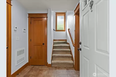 3018 SW Hinds Street, Seattle, WA 98126 - Photo 3