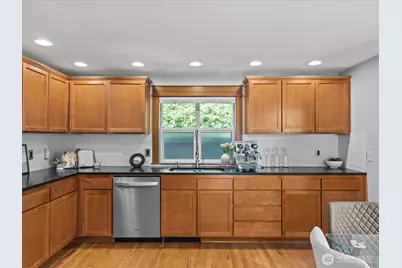 3018 SW Hinds Street, Seattle, WA 98126 - Photo 13