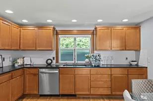 3018 SW Hinds St, Seattle, WA 98126 - Photo 13