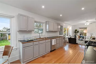 1202 Broadway Avenue, Bremerton, WA 98337 - Photo 9