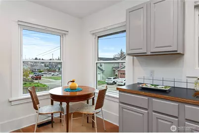 1202 Broadway Avenue, Bremerton, WA 98337 - Photo 13