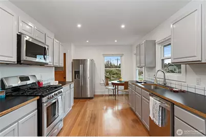 1202 Broadway Avenue, Bremerton, WA 98337 - Photo 11