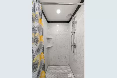 912 3rd Avenue W #101, Seattle, WA 98119 - Photo 17