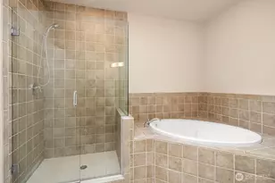 11004 NE 11th St, Bellevue, WA 98004 - Photo 15