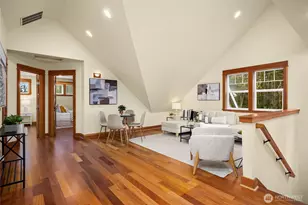 9705 NE Beach Crest Dr, Bainbridge Island, WA 98110 - Photo 25