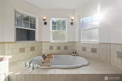 22068 McMurray Shore Drive, Mount Vernon, WA 98274 - Photo 15