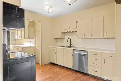 206 E Vashon Avenue, Port Angeles, WA 98362 - Photo 9