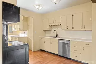 206 E Vashon Ave, Port Angeles, WA 98362 - Photo 9