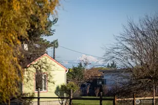 206 E Vashon Ave, Port Angeles, WA 98362 - Photo 3