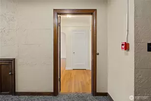 409 10th Ave E, Seattle, WA 98102 - Photo 11