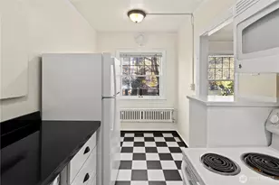 409 10th Ave E, Seattle, WA 98102 - Photo 27