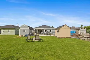 880 S Pine St, Burlington, WA 98233 - Photo 35