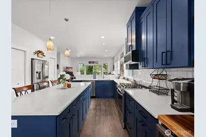 880 S Pine Street, Burlington, WA 98233 - Photo 13