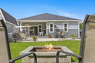 880 S Pine St, Burlington, WA 98233 - Photo 29