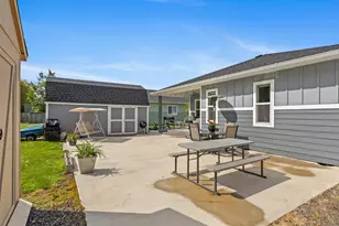 880 S Pine St, Burlington, WA 98233 - Photo 33