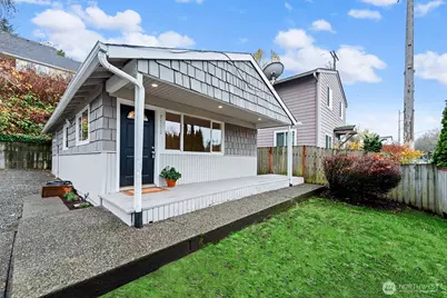 7552 21st Avenue SW, Seattle, WA 98106 - Photo 3