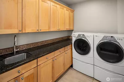 2 Crescent Key SE, Bellevue, WA 98006 - Photo 33