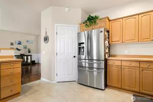 17608 106th St E, Bonney Lake, WA 98391 - Photo 9