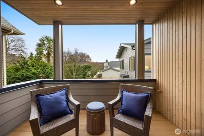 807 W Armour Street, Seattle, WA 98119 - Photo 11