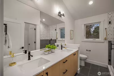 809 W Armour Street, Seattle, WA 98119 - Photo 21