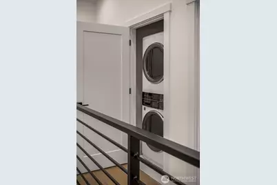 809 W Armour Street, Seattle, WA 98119 - Photo 15