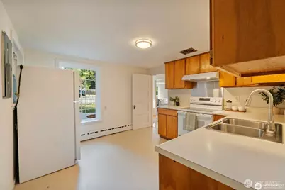 10340 39th Avenue NE, Seattle, WA 98125 - Photo 13