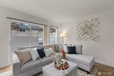 1825 S 330th Street #B2, Federal Way, WA 98003 - Photo 3