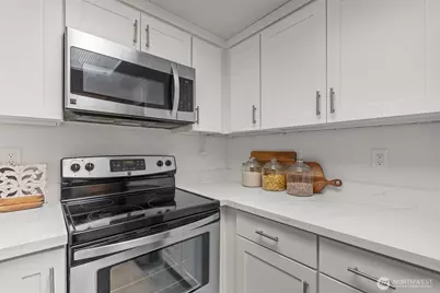 1825 S 330th Street #B2, Federal Way, WA 98003 - Photo 11