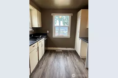 558 Windsor Place NE, Renton, WA 98056 - Photo 13