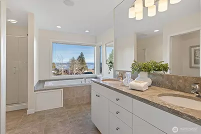 7038 52nd Avenue NE, Seattle, WA 98115 - Photo 13