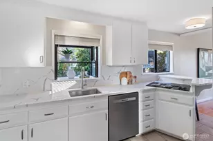 7038 52nd Ave NE, Seattle, WA 98115 - Photo 7