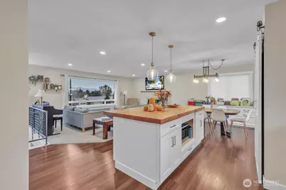 217 S Iowa Avenue, East Wenatchee, WA 98802 - Photo 3